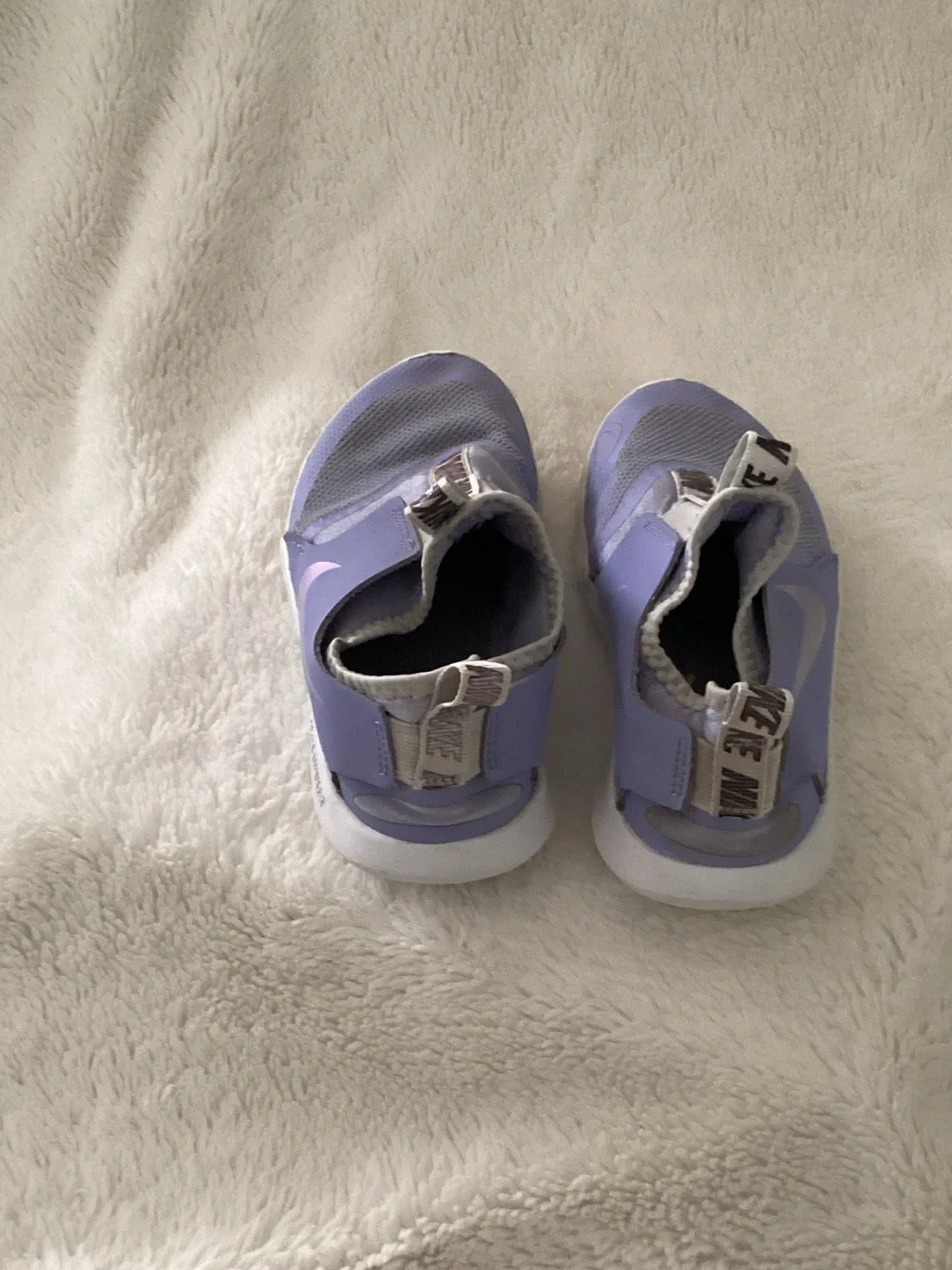 Nike lightweight slip